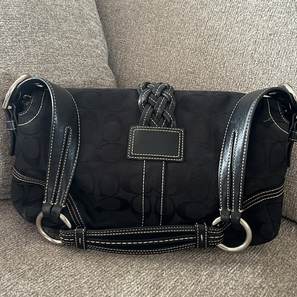 Trendy Shoulder Bag - Picture 5 of 6